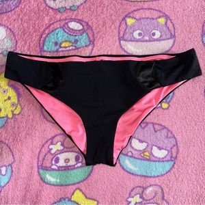 Victoria’s Secret PINK bikini bottoms 👙🔆💕🌴